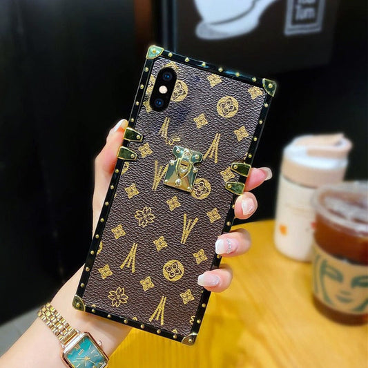 [ FREE SHIPPING] LV Monogram Canvas Square Trunk Design Case For Iphone Xs Max