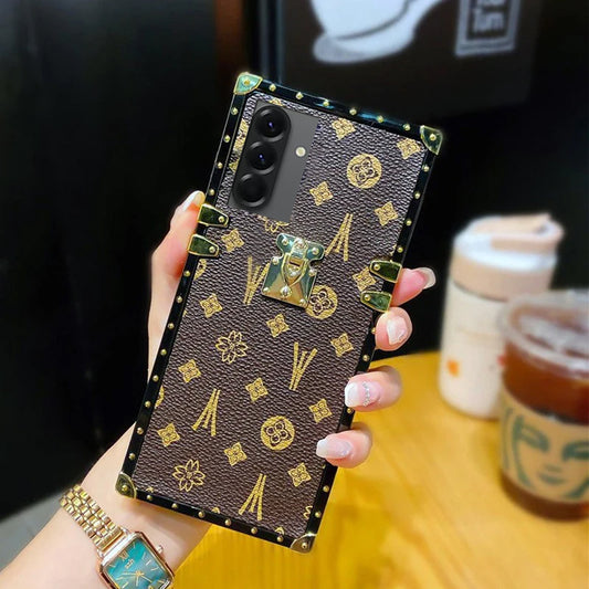 [ FREE SHIPPING] LV MONOGRAM CANVAS SQUARE TRUNK DESIGN CASE FOR SAMSUNG A37