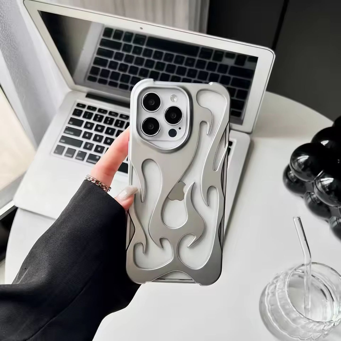 [FREE SHIPPING] FLAME SHAPED HOLLOWED FROSTED PHONE COVER IPHONE 16 PRO MAX