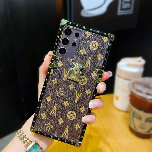 [ FREE SHIPPING] LV Monogram Canvas Square Trunk Design Case For Samsung S25 Ultra